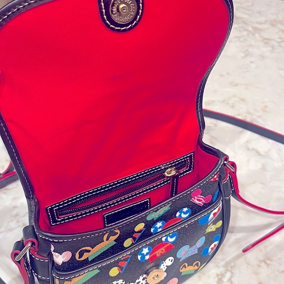 DOONEY & BOURKE x DISNEY I AM ALL EARS CROSSBODY LEATHER BAG! TRULY GORGEOUS! ❤️ - Picture 5 of 9